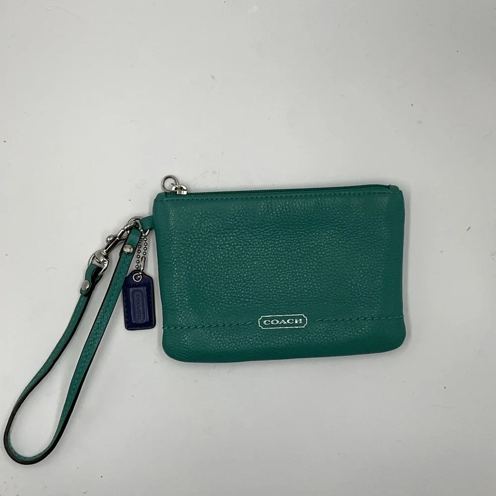 Coach Green Pebbled Leather Wristlet w/ Zipper Accent & Bag Charm *READ